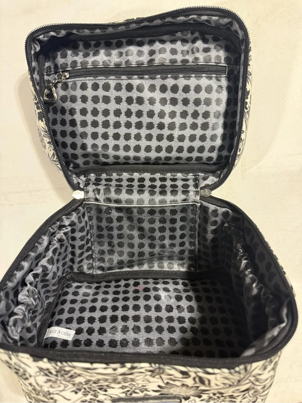 B. R. Russo Black & White Floral Zip Makeup Case